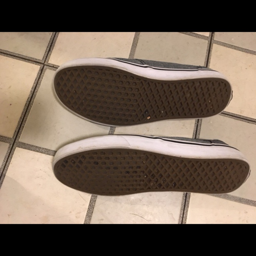 Vans - Picture 2 of 2